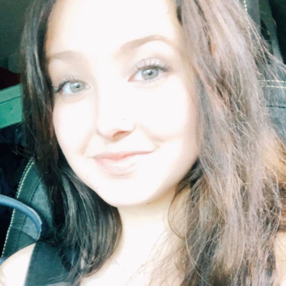 Meet your Posher, Kristal - Picture 1 of 1